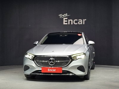 2024 Mercedes-BENZ E-CLASS photo 2