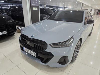BMW 5 SERIES - 1