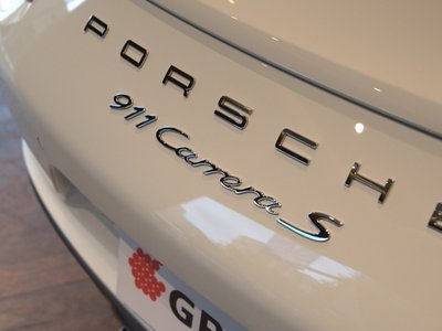 PORSCHE 911 - 9