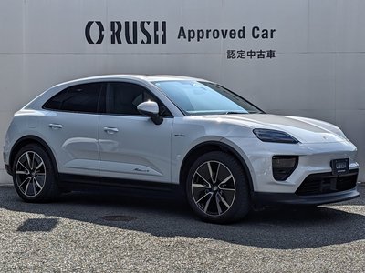 PORSCHE MACAN - 1
