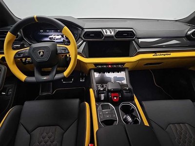 صورة 4 لـ 2026 Lamborghini URUS