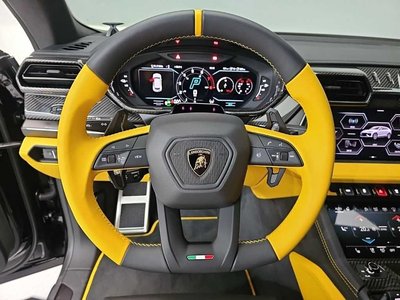 صورة 9 لـ 2026 Lamborghini URUS