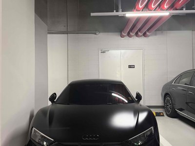 صورة 1 لـ 2021 AUDI R8