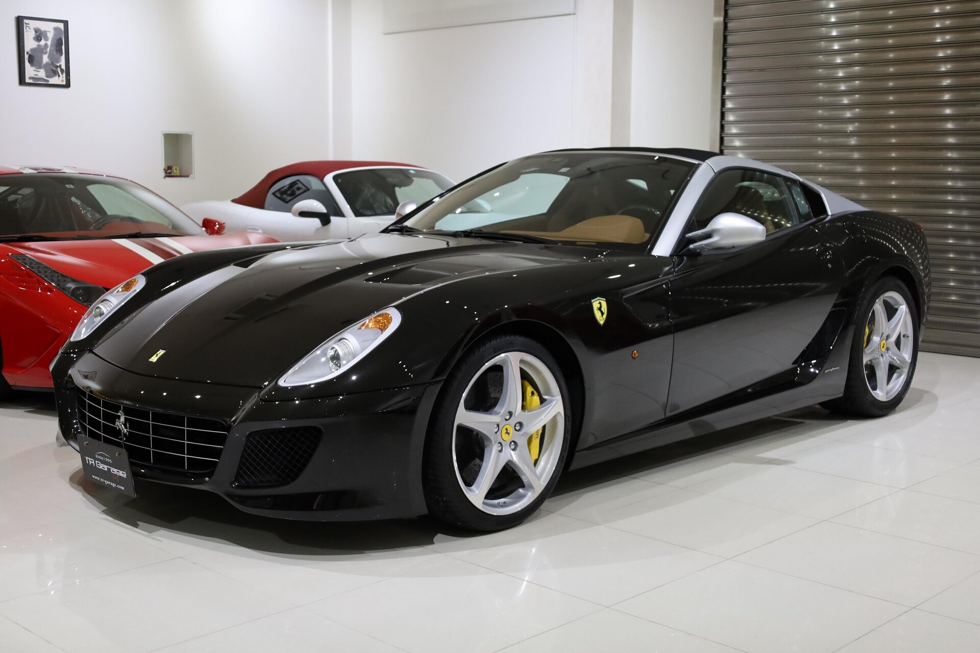 FERRARI SA APERTA - View 1