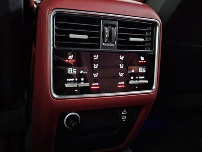 2022 Porsche CAYENNE — миниатюра 17