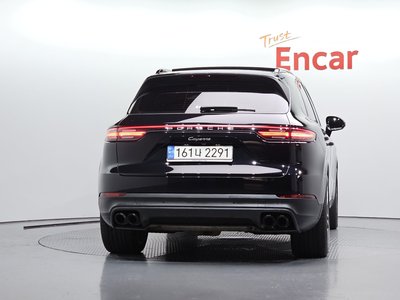 2022 Porsche CAYENNE 照片 3