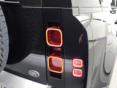 LAND ROVER DEFENDER - 10