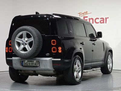 LAND ROVER DEFENDER - 4