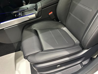 2025 Mercedes-BENZ GLB — миниатюра 25