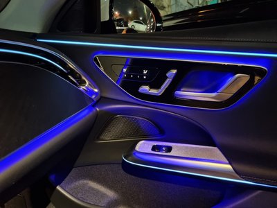 MERCEDES-BENZ E-CLASS - 9