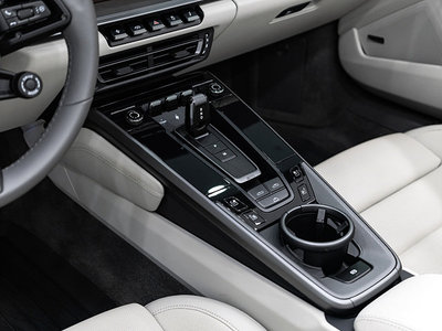 صورة 9 لـ 2023 Porsche 911