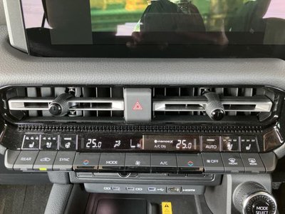 صورة مصغرة 13 لـ 2024 Toyota LAND CRUISER 250