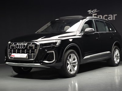 صورة 1 لـ 2024 AUDI Q7