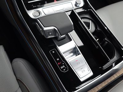 صورة 9 لـ 2024 AUDI Q7