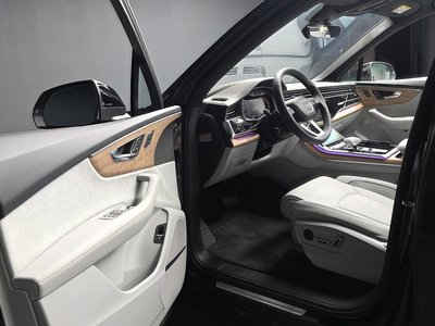 صورة 10 لـ 2024 AUDI Q7