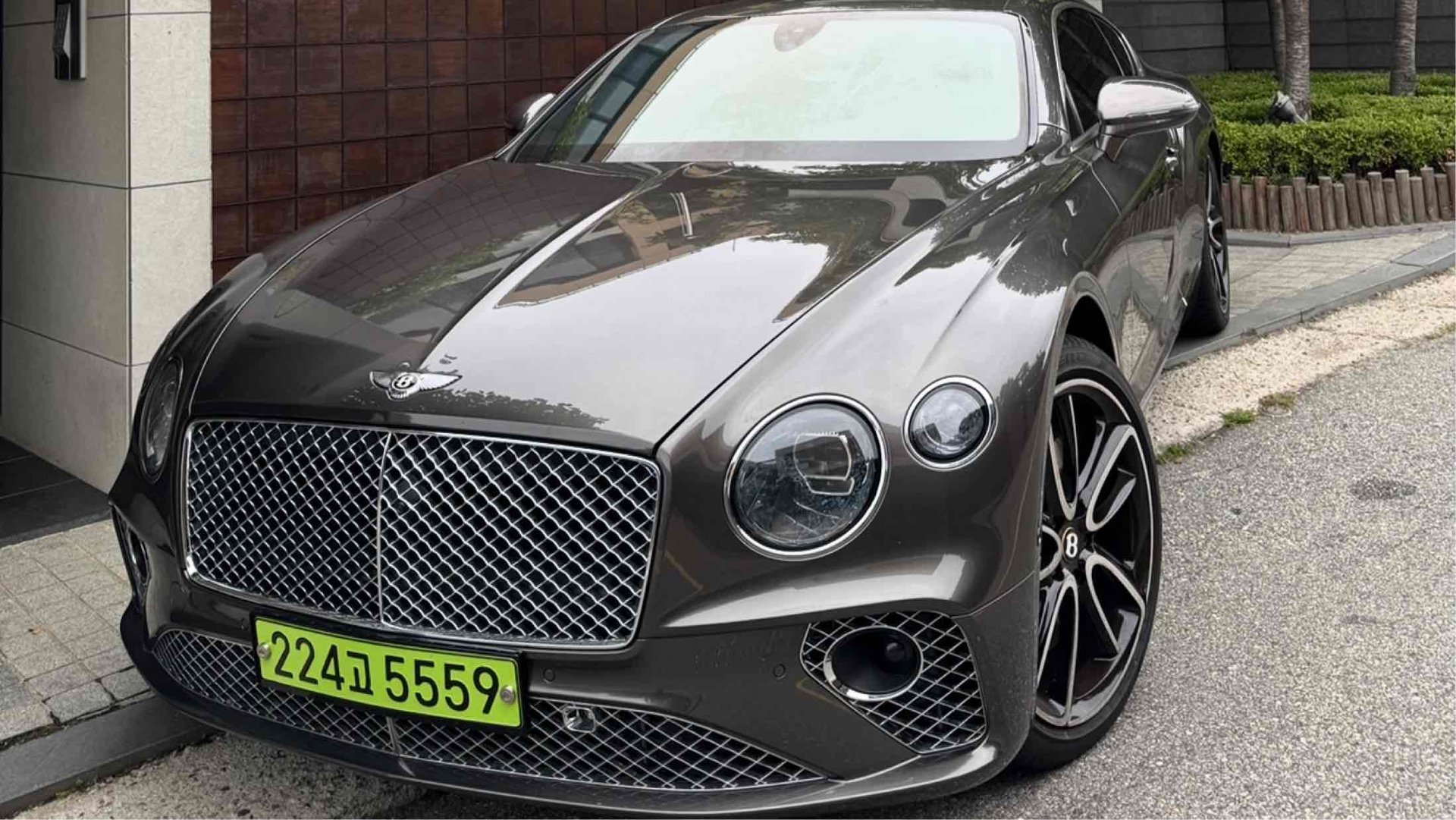 BENTLEY CONTINENTAL - View 1