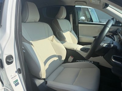 2024 Toyota CROWN CROSSOVER photo 3