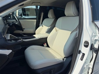 2024 Toyota CROWN CROSSOVER photo 8