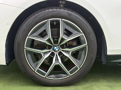 2024 BMW 5 SERIES — миниатюра 24