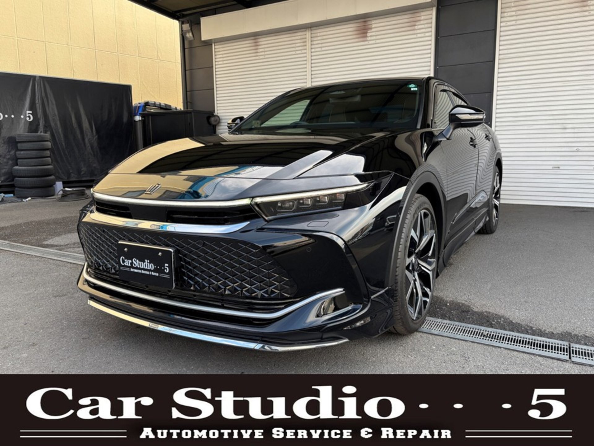 TOYOTA CROWN CROSSOVER - View 1