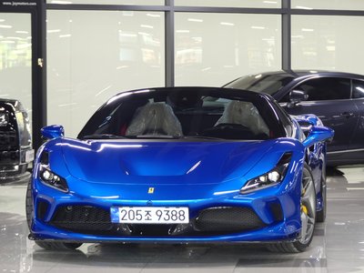 FERRARI F8 SPIDER - 1