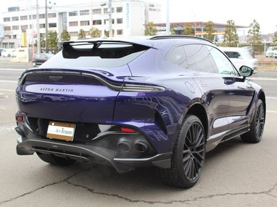 ASTON MARTIN DBX - 8