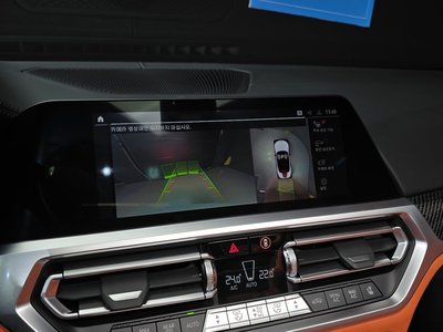 2022 BMW M4 thumbnail 21