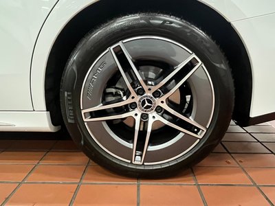 MERCEDES-BENZ E-CLASS - 10