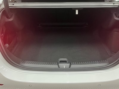 MERCEDES-BENZ E-CLASS - 8