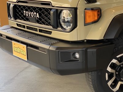 TOYOTA LAND CRUISER 70 - 7