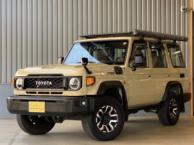 TOYOTA LAND CRUISER 70 - 1
