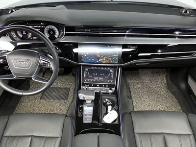 AUDI A8 - 5