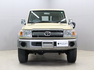 TOYOTA LAND CRUISER 70 - 3