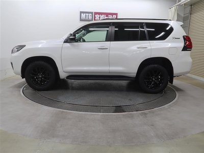 TOYOTA LAND CRUISER PRADO - 10