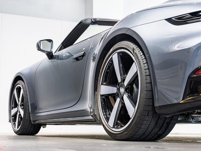 2025 Porsche 911 — миниатюра 20