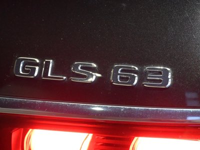 2025 Mercedes-BENZ GLS AMG — фото 9
