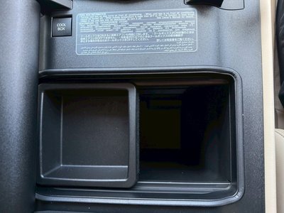 TOYOTA LAND CRUISER 300 - 6