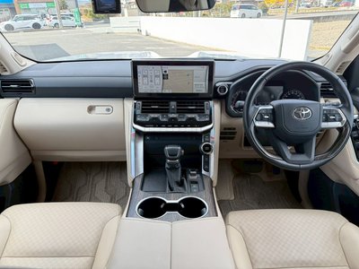 TOYOTA LAND CRUISER 300 - 2