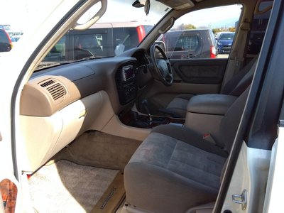 TOYOTA LAND CRUISER 100 - 5