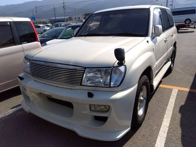 TOYOTA LAND CRUISER 100 - 1