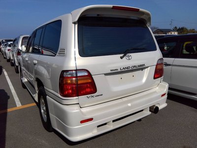 TOYOTA LAND CRUISER 100 - 2