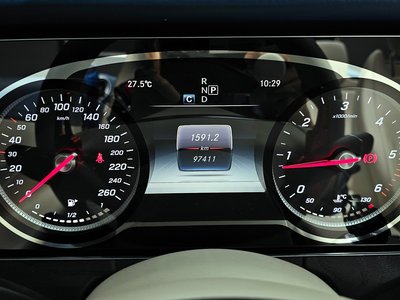 MERCEDES-BENZ E-CLASS - 8