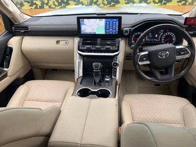 TOYOTA LAND CRUISER 300 - 2