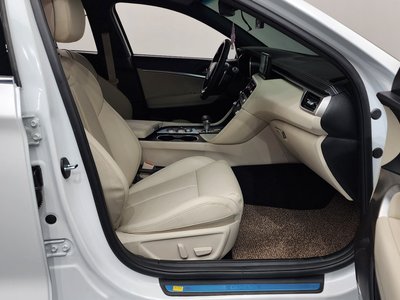 صورة مصغرة 11 لـ 2024 Genesis THE NEW G70