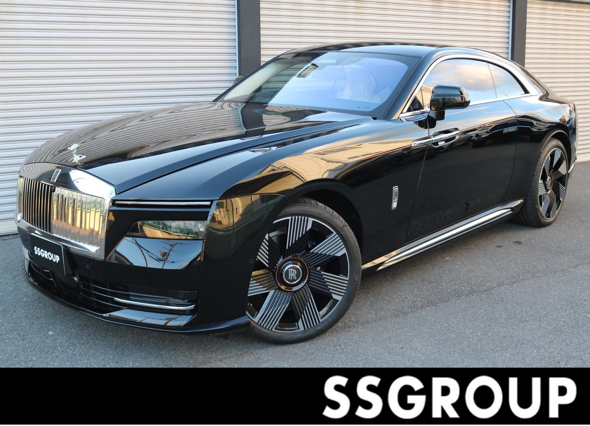 ROLLS ROYCE SPECTRE - View 1