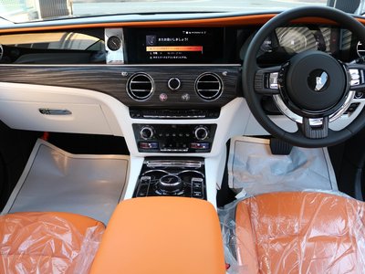 ROLLS-ROYCE SPECTRE - 10