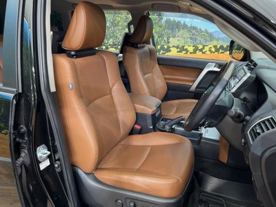 TOYOTA LAND CRUISER PRADO - 10