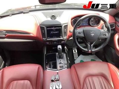 2020 Maserati MASERATI LEVANTE photo 8