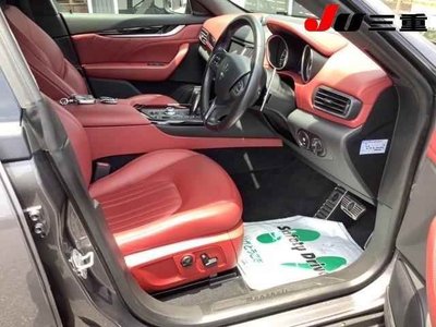 2020 Maserati MASERATI LEVANTE photo 4