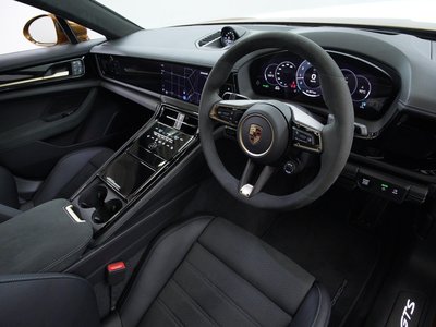 PORSCHE PANAMERA - 5